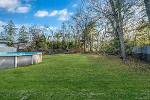 134 Park Ln, Middle Island, NY 11953 - Photo 22