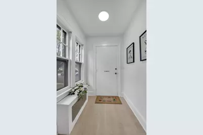 25 N 12th Street, New Hyde Park, NY 11040 - Photo 2