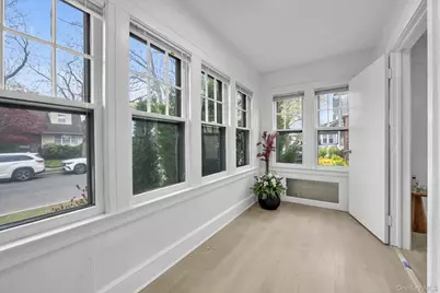 25 N 12th Street, New Hyde Park, NY 11040 - Photo 4