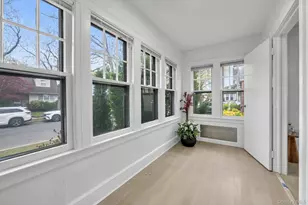 25 N 12th St, New Hyde Park, NY 11040 - Photo 4
