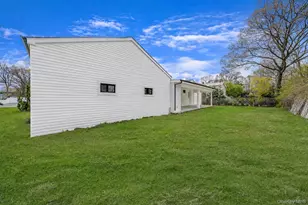 39 Pinetop Dr, Shirley, NY 11967 - Photo 30