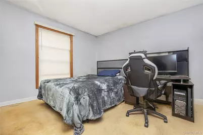 320 S Fulton Avenue, Lindenhurst, NY 11757 - Photo 12