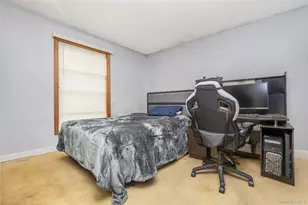 320 S Fulton Ave, Lindenhurst, NY 11757 - Photo 12