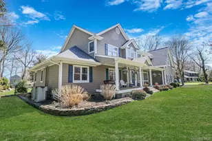 15 Maple Rd, Setauket, NY 11733 - Photo 2