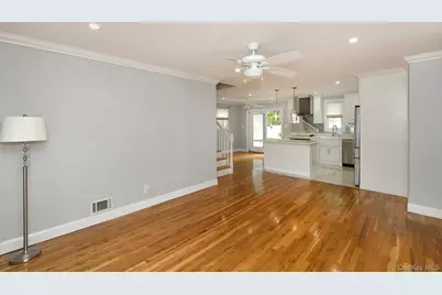 871 Pineneck Road, Seaford, NY 11783 - Photo 6