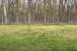 61 Rocky Point Yaphank Rd, Rocky Point, NY 11778 - Photo 12
