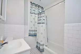 521 E 235th St, Bronx, NY 10470 - Photo 34