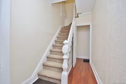 521 E 235th Street, Bronx, NY 10470 - Photo 8