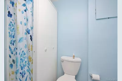 521 E 235th Street, Bronx, NY 10470 - Photo 38
