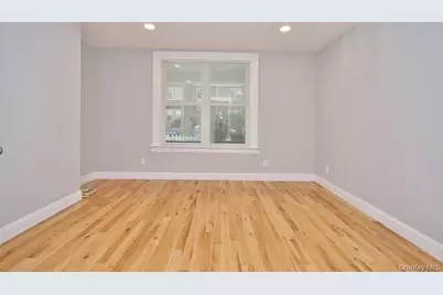 521 E 235th Street, Bronx, NY 10470 - Photo 14