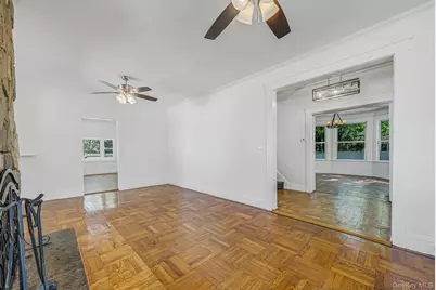 537 Livingston Street, Westbury, NY 11590 - Photo 30