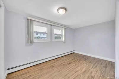 226 Princess Street, Hicksville, NY 11801 - Photo 18