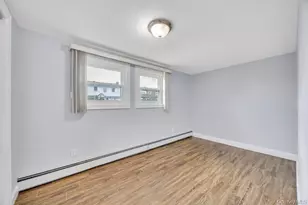 226 Princess St, Hicksville, NY 11801 - Photo 18