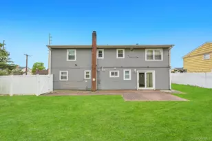 226 Princess St, Hicksville, NY 11801 - Photo 2
