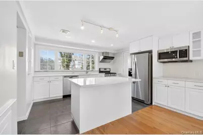 167 Old Mill Road, Manhasset, NY 11030 - Photo 8