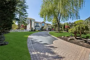 70 Laurel Ct, Syosset, NY 11791 - Photo 36