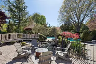 70 Laurel Ct, Syosset, NY 11791 - Photo 38
