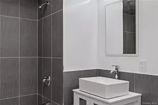 135 Wakefield Ave, Yonkers, NY 10704 - Photo 6