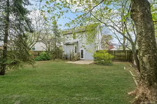 44 Redmond Ave, Bay Shore, NY 11706 - Photo 6