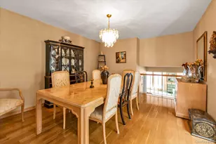 7 Eastern Dr, New Hyde Park, NY 11040 - Photo 6