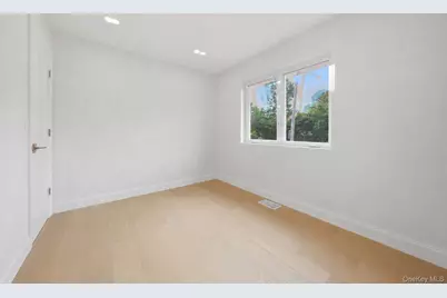 136 Udall Road, West Islip, NY 11795 - Photo 22