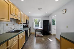123 Foxdale Ln, Port Jefferson, NY 11777 - Photo 10
