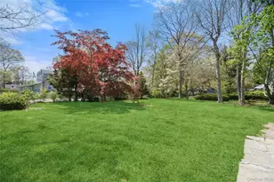 184 Magnolia Dr, Mastic Beach, NY 11951 - Photo 32