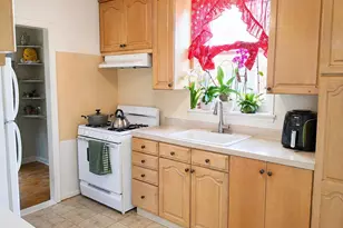 22-27 93rd St, East Elmhurst, NY 11369 - Photo 2