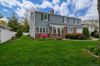 1682 Hannington Avenue, Wantagh, NY 11793 - Photo 4