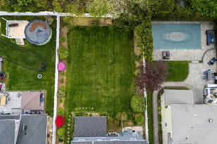 1682 Hannington Ave, Wantagh, NY 11793 - Photo 32