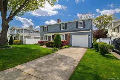1682 Hannington Avenue, Wantagh, NY 11793 - Photo 2