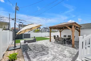 14 Laurel Rd, Lindenhurst, NY 11757 - Photo 18