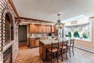 16 Rainbow Ln, Levittown, NY 11756 - Photo 4