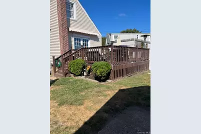 82 Westcott Street, Inwood, NY 11096 - Photo 22