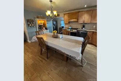 82 Westcott Street, Inwood, NY 11096 - Photo 4