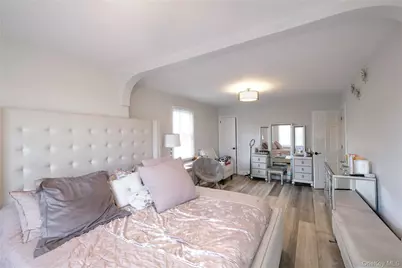 119 Munro Boulevard, Valley Stream, NY 11581 - Photo 14