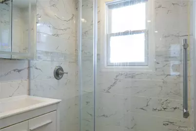 119 Munro Boulevard, Valley Stream, NY 11581 - Photo 18