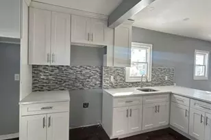 5-34 Beach 43rd St, Far Rockaway, NY 11691 - Photo 8