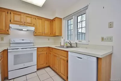607 Chestnut Drive, Carmel, NY 10512 - Photo 2