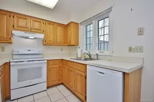 607 Chestnut Dr, Carmel, NY 10512 - Photo 2