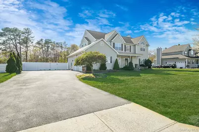4 Jordan Drive, Medford, NY 11763 - Photo 2