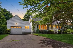 28 Parkway Dr N, Blauvelt, NY 10913 - Photo 2