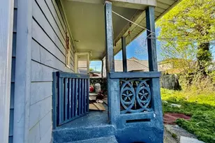 129-13 161st St, Jamaica, NY 11434 - Photo 4