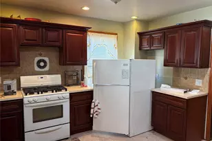 634 Minnieford Ave, Bronx, NY 10464 - Photo 6