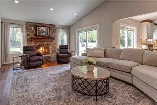 11 Arrowood Dr, Saint James, NY 11780 - Photo 4