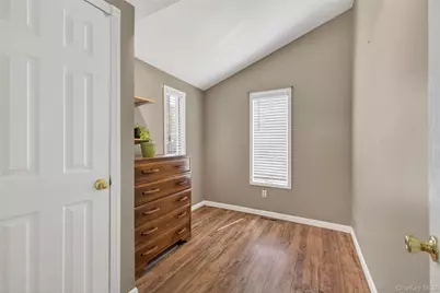 109 Eastview Road, Ronkonkoma, NY 11779 - Photo 18