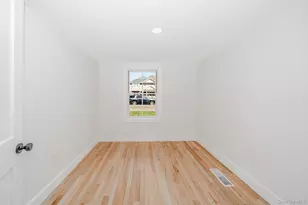 88 Cliff Ave, Sayville, NY 11782 - Photo 8