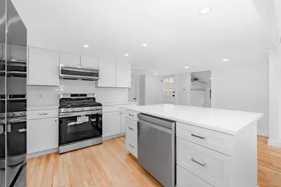 88 Cliff Avenue, Sayville, NY 11782 - Photo 16