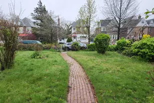 133-04 226th St, Springfield Gardens, NY 11413 - Photo 4