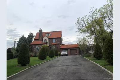 915 Malba Drive, Whitestone, NY 11357 - Photo 1